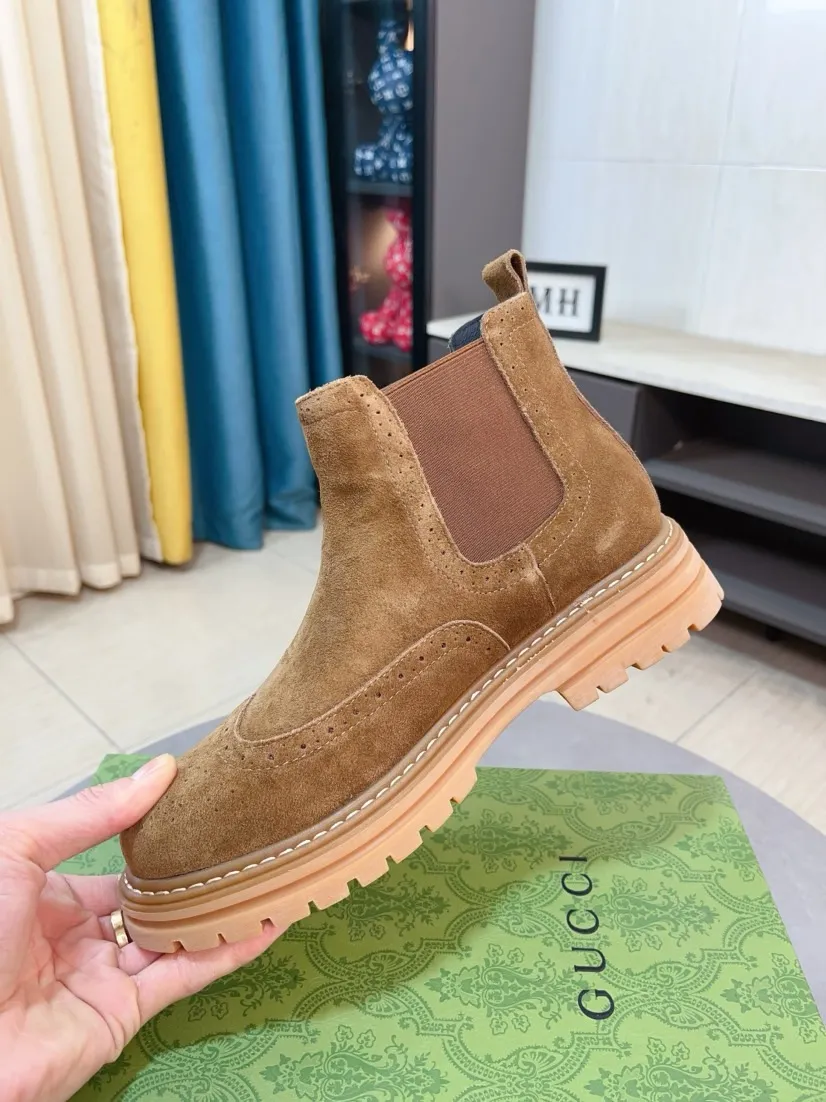 Men's shoes 💰540🌸🌸 (GUCCI) [cow lining plus velvet optional] [can be made without standard] New product Martin boots imported from Canada with full top layer high mercerized frosted fabric, punched using 3D digital technology, high-end and classy, ​​versatile to wear, full of three-dimensionality, close pictures will make you obsessed with the leather. You can't extricate yourself ~ the best on the market.          Fabric: Cowhide/Embossed Lining: Cowhide.          Please make a note when placing an order, sizes: 38-44 (37, 45, 46 can be customized and cannot be returned or exchanged) 5 colors available; black, gray, khaki, coffee, and earthy yellow